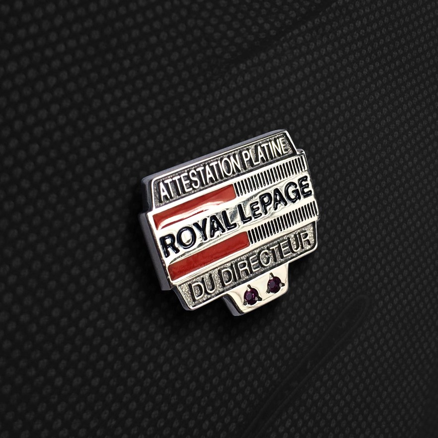 L'épinglette de Prix Platine du directeur MC de Royal LePage MD L'épinglette de Prix Platine du directeur MC de Royal LePage MD